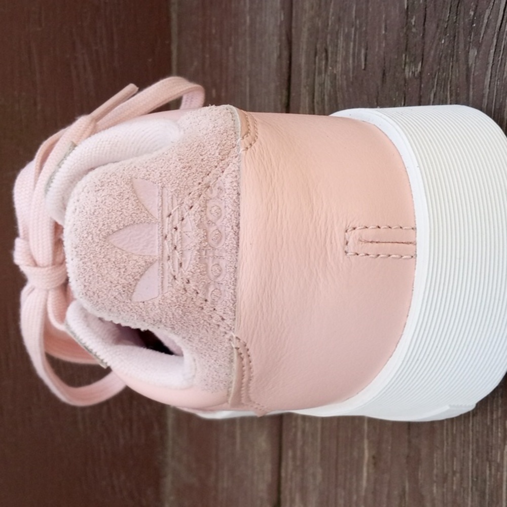 Adidas - Picture 2 of 8